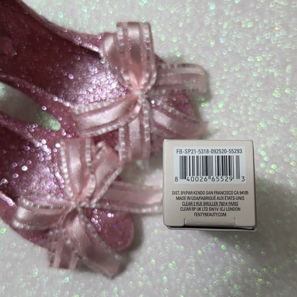 ⭐️ HP ⭐️ Fenty Glow ✨️ Fenty Beauty Gloss Bomb Universal Lip Luminizer NWT - Picture 7 of 7